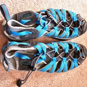 KEEN Womens size 6 water shoes. Hiking sandals